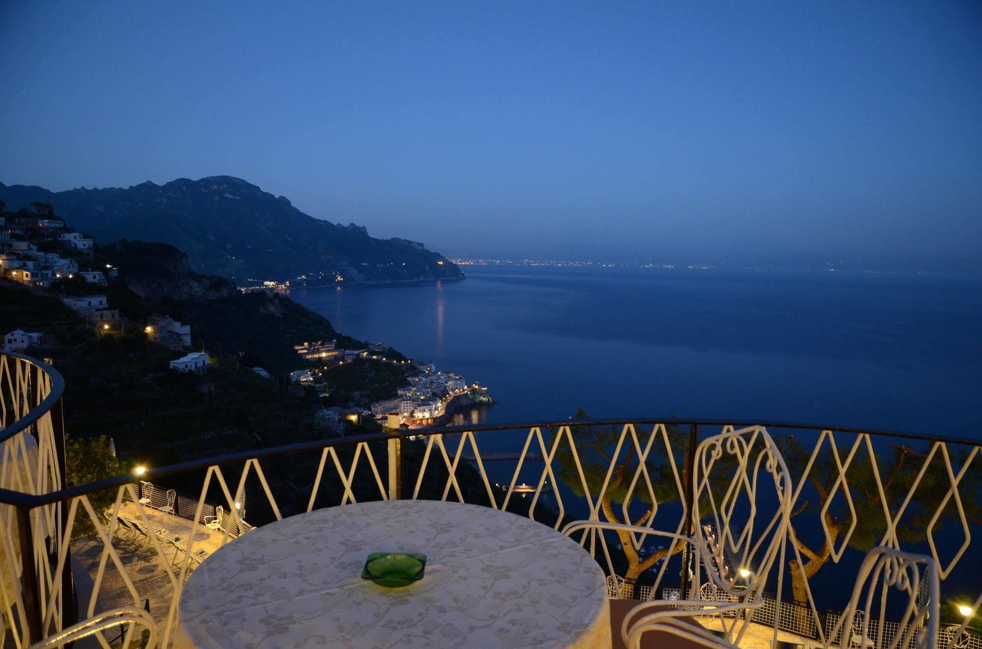 Grand Hotel Excelsior Amalfi Esterno foto